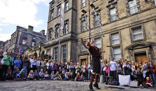 PHOTOGRAPH FREE TO USE FOR FIRST USE.

Edinburgh street artists perform in Edinburgh on the last weekend of the Edinburgh Festival Fringe 2009.  This year saw a record number of acts perform representing the best dance, theatre and comedy.